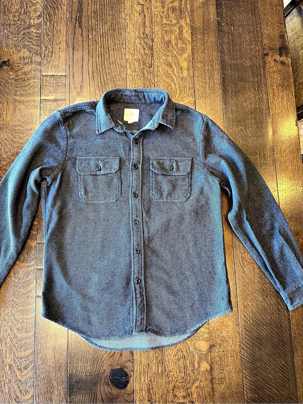 American Eagle Outfitters Men's Blue Button-Down Shirt Size Medium